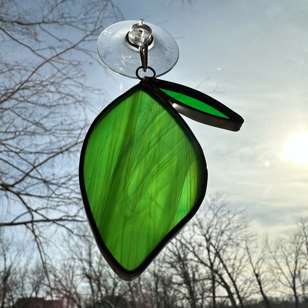 Vibrant Lime 🍋‍🟩 Green Leaf Stained Glass Sun Catcher Accent